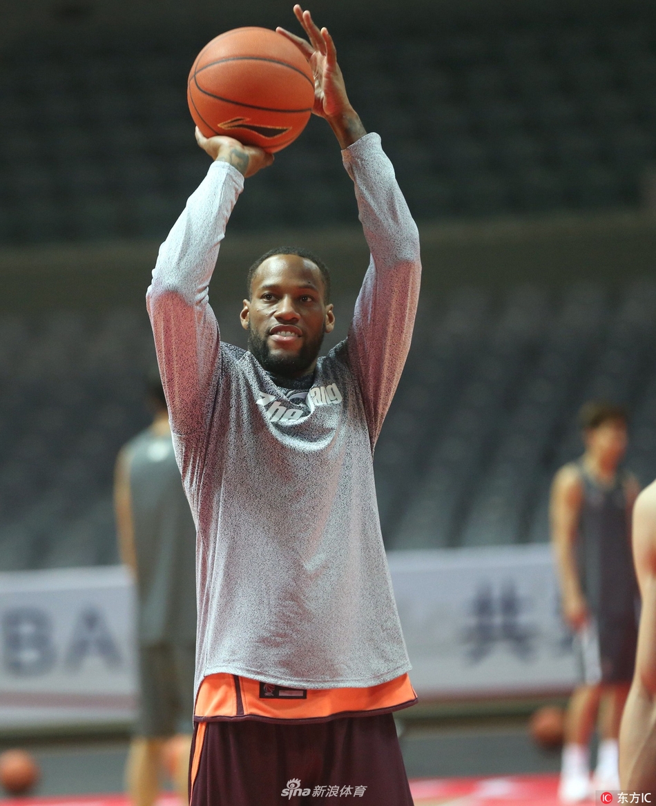 开云体育赛前萨克拉门托国王备战CBA季后赛；内部沟通细节曝光；球迷炸锅；团队化学反应显著的简单介绍