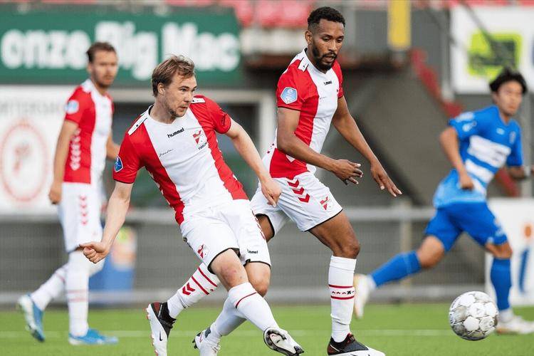 kaiyun Sports关于荷甲清晨走向成谜，阿贾克斯防线松动，话题不断，细节决定成败的信息