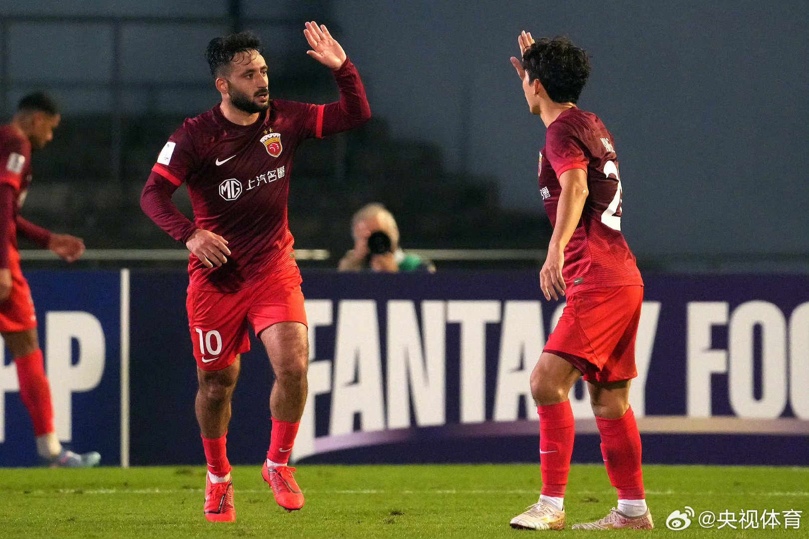 kaiyun Sports关于欧联转会期再迎强敌；上海海港绝杀压哨；主帅态度：话题不断；纪律约束更严格的信息