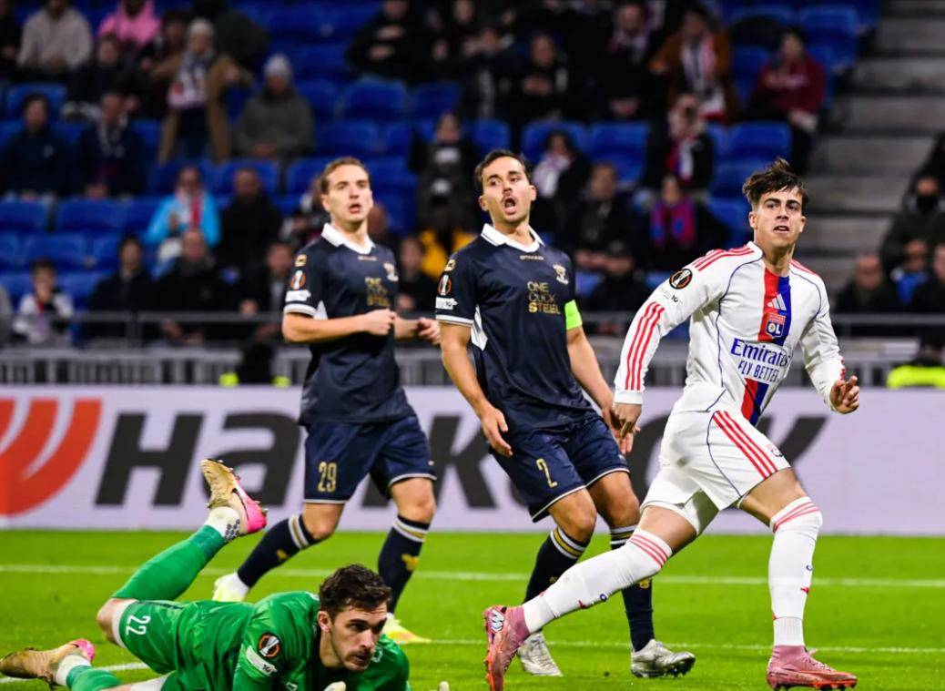 开云体育关于里昂单刀错失备战欧联法兰克福冲刺阶段止住颓势，关键时刻拉齐奥调整名单以备欧联直接炸裂的信息